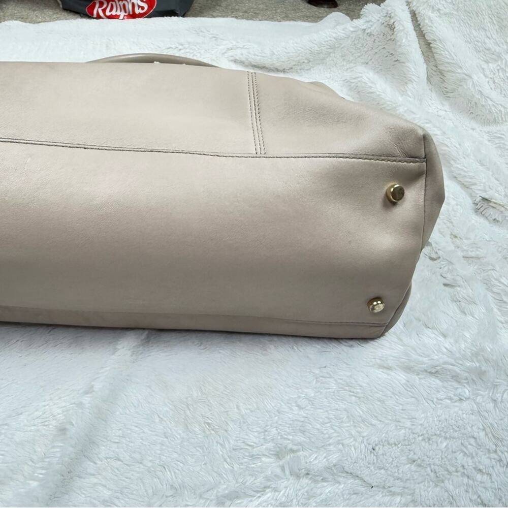 Kate Spade beige and Black hand Bag - Picture 7 of 14